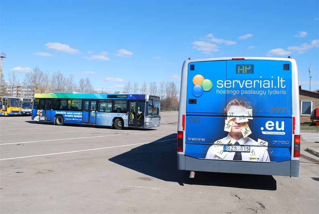 Autobuso galas su serveriai.lt reklama